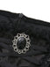 Schwarzes 50er Hexenkleid mit Federbesatz und ausgestellten Ärmeln