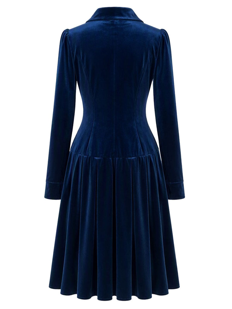 Marineblaues 50er Samtkleid mit Rockfalten und Doppelknopfreihe