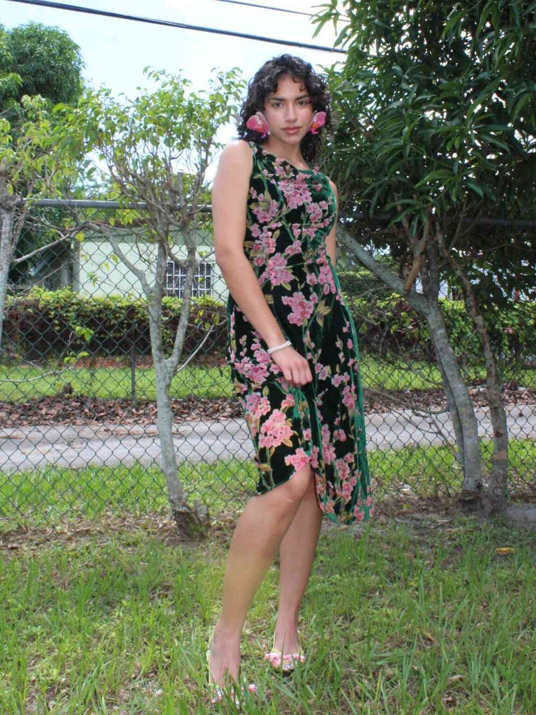 Grünes 1930er Kleid aus geblümtem Samt ohne Ärmel