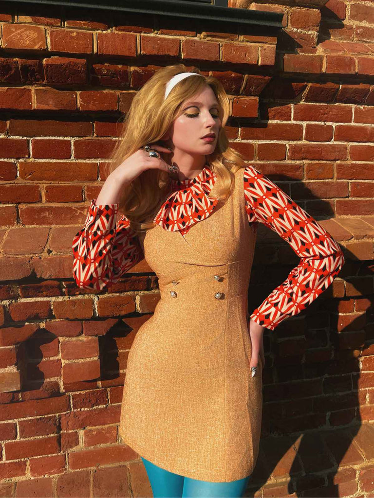 2 Stück orangefarbene Bluse aus den 1960er und Minikleid aus Tweed