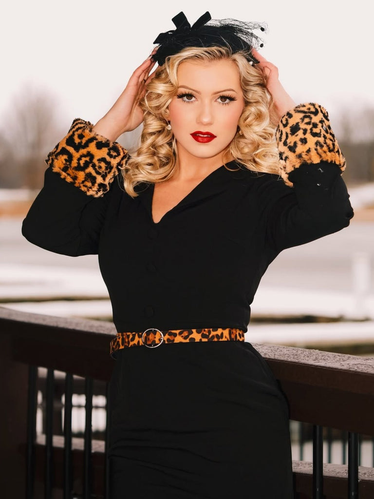 Schwarzes 1960er Leopard Plüsch V-Ausschnitt Bleistiftkleid