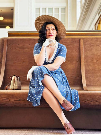 Dunkelblau 1930er V-Ausschnitt Polka Dots Kleid mit Gürtel