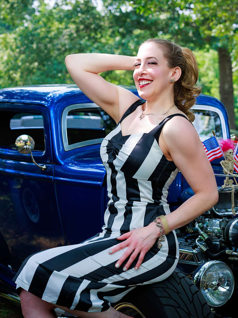 Schwarz 1960er Beetlejuice Kostüm Vertikale Streifen Träger Bleistiftkleid