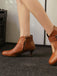 Boots mit Cut-out und Blockabsatz