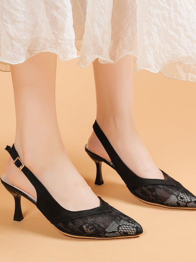 Vintage Slingback-Heels mit Spitze und spitzer Zehenpartie
