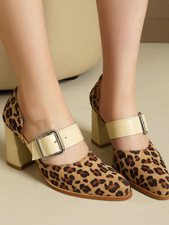 Leoparden-Printe Pumps mit High Heel und Mary Jane