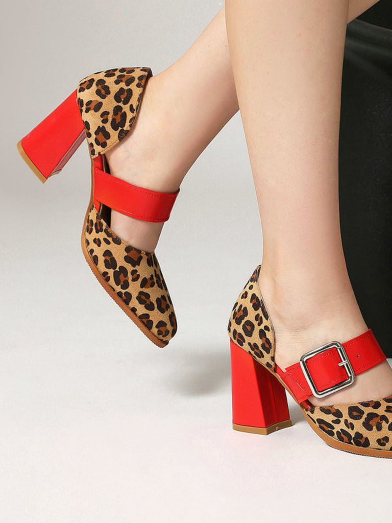 Leoparden-Printe Pumps mit High Heel und Mary Jane