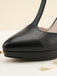 Schwarze T-Strap-Schuhe mit hohem Absatz
