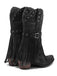 Boots mit Spitz und Quaste