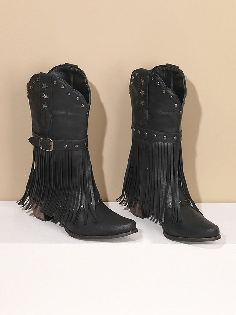Boots mit Spitz und Quaste