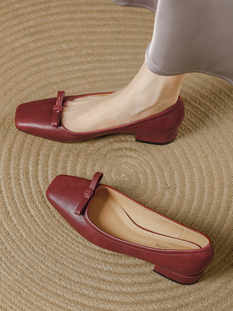 Burgunderrote Vintage Ballerinas mit Schleife und Zehen