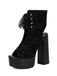 Schuhe mit Schnürung und Spitze