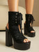 Schuhe mit Schnürung und Spitze