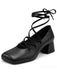 Schuhe mit Schnürung und Zehen