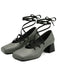 Schuhe mit Schnürung und Zehen