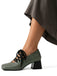 Schuhe mit Schnürung und Zehen