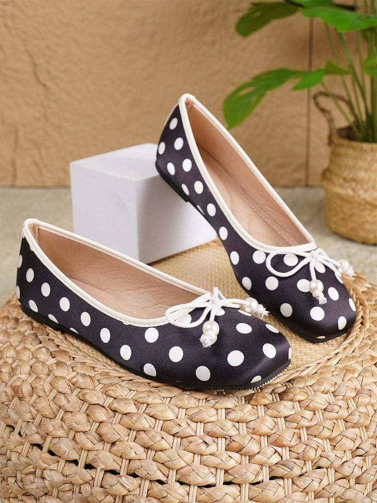 Schwarze & Weiße Ballerina-Schuhe mit Polka-Dots und Schleife