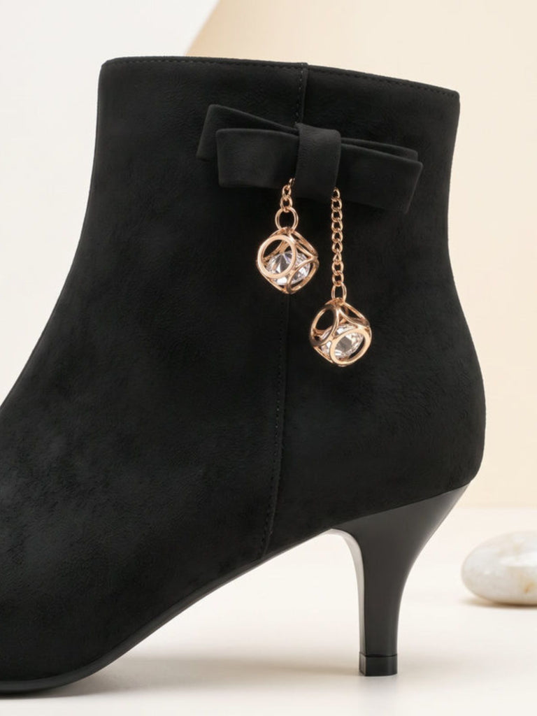 Schwarze Velours-Ankle-Boots mit Schleife und Kegelabsatz