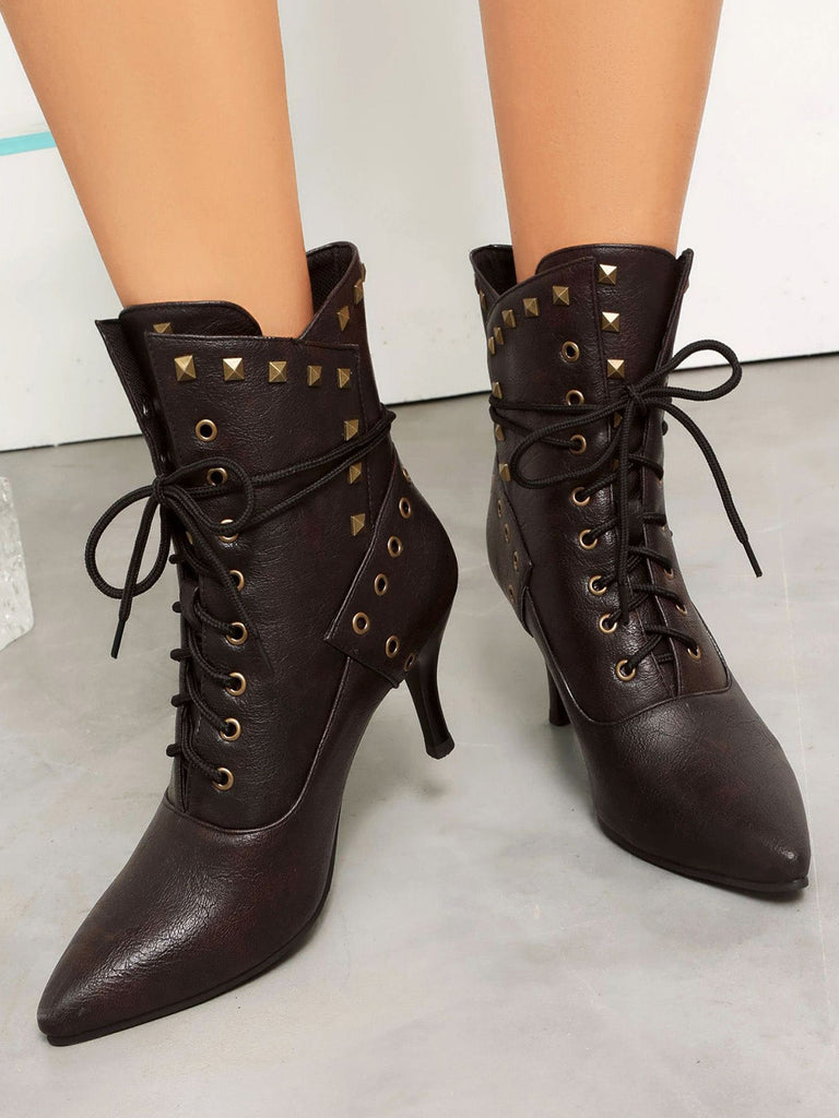 Gothic Stiefel mit Schnürung und goldenen Nieten