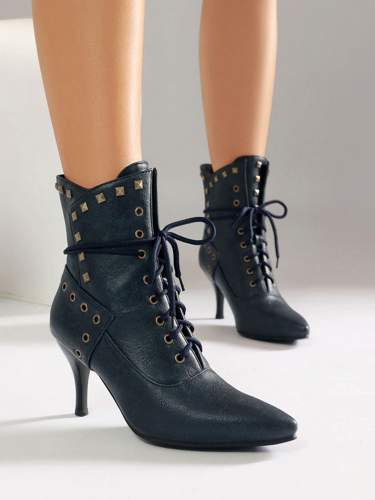 Gothic Stiefel mit Schnürung und goldenen Nieten
