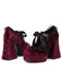 Samt-Mary-Jane-Pumps mit Schleife und Plateau