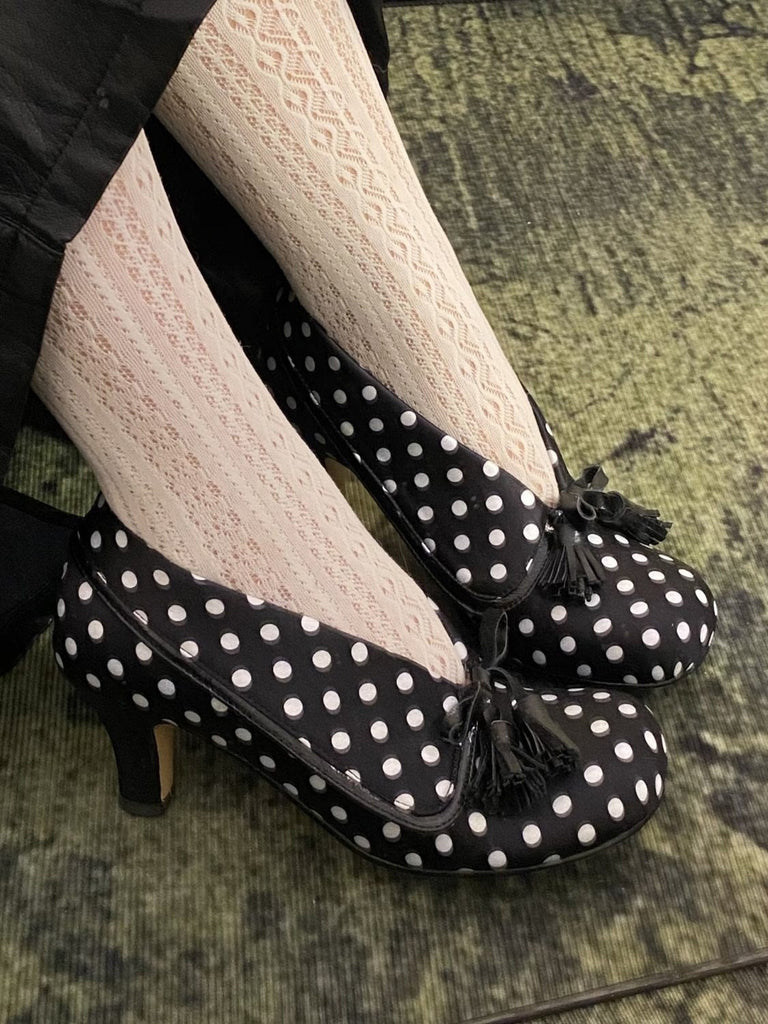Vintage Pumps mit Polka-Dots und Quasten-Schleife