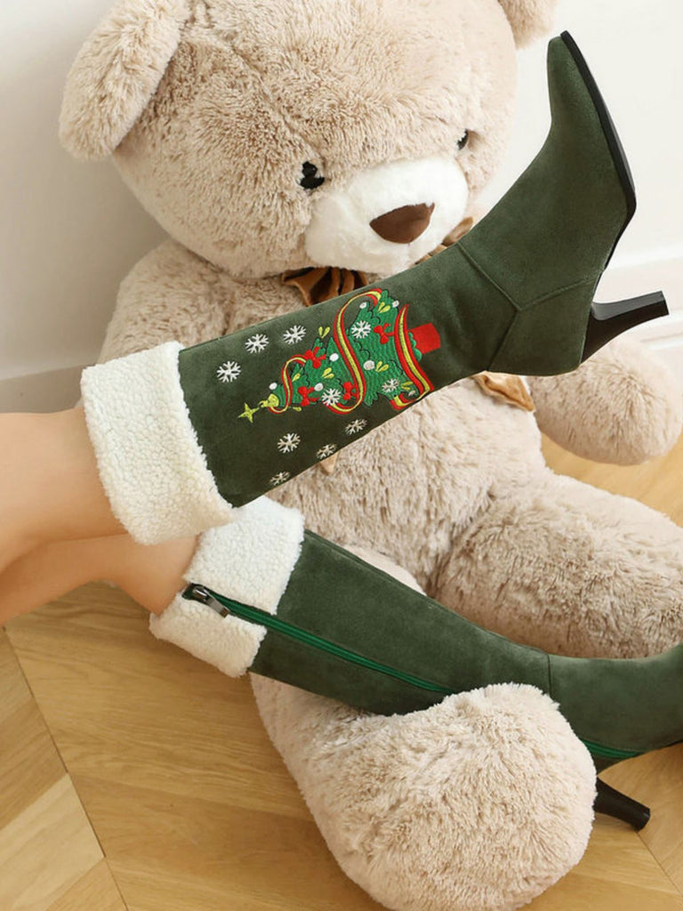 Vintage-Stiefel in Veloursoptik mit Weihnachtsbaumstickerei und hohem Absatz