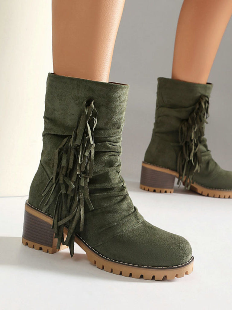 Vintage-Umschlagstiefel in Veloursoptik mit Fransen und Blockabsatz