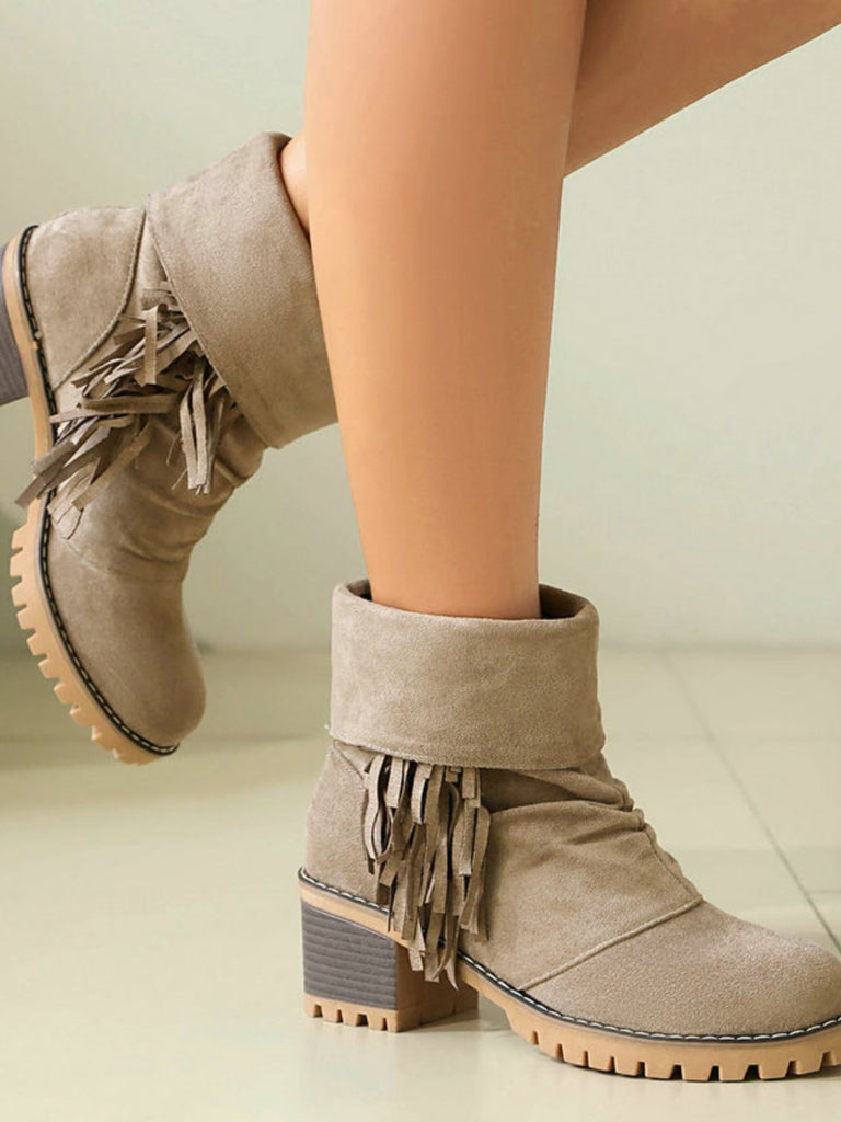 Vintage-Umschlagstiefel in Veloursoptik mit Fransen und Blockabsatz