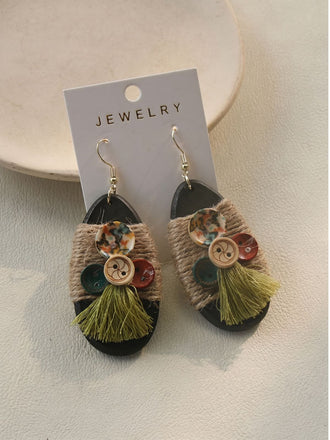 Boho Ohrringe mit Quaste und Knopf