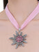 Rosa Halskette mit Blumen und Kristall