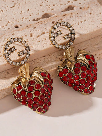 Rote Ohrringe mit Erdbeere und Strass