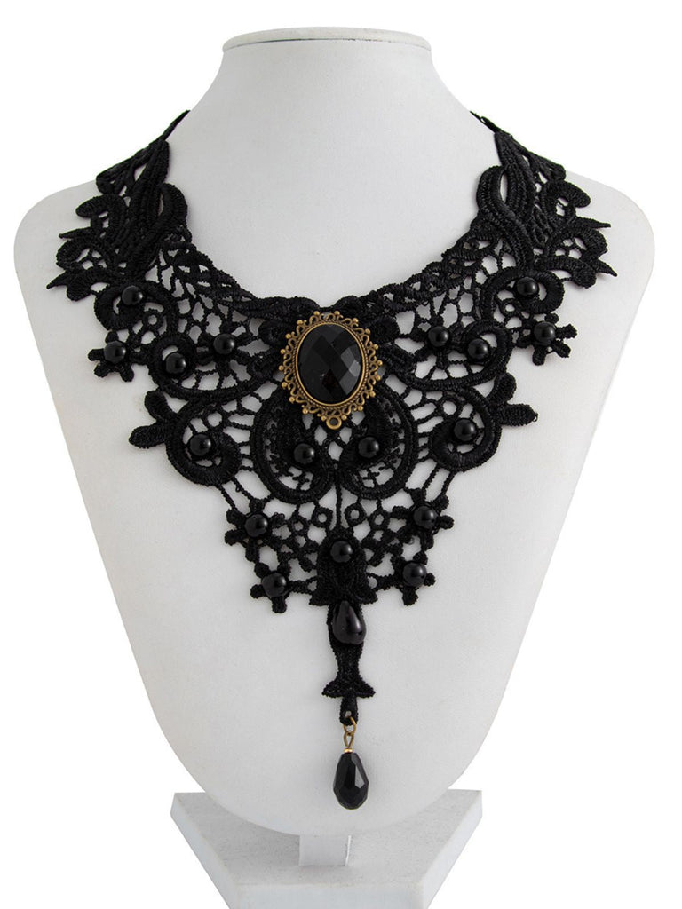 Gothic Halskette mit Spitze und Schmuckstein-Anhänger