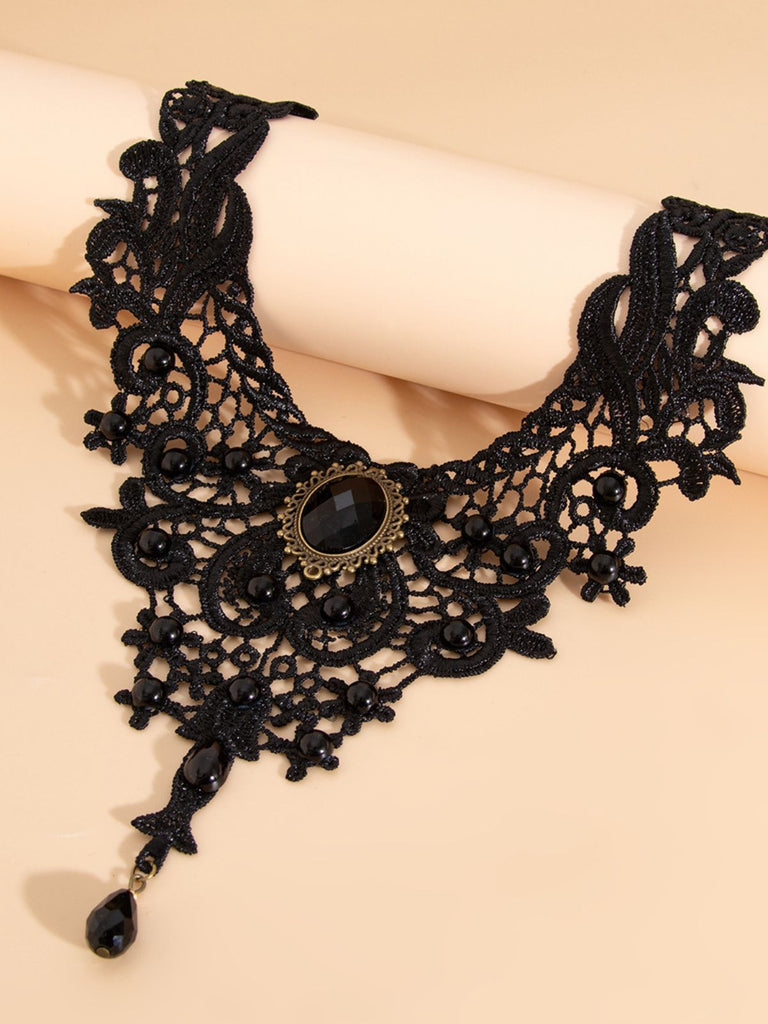 Gothic Halskette mit Spitze und Schmuckstein-Anhänger
