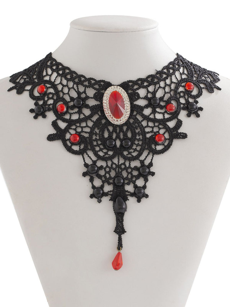 Gothic Halskette mit Spitze und Schmuckstein-Anhänger