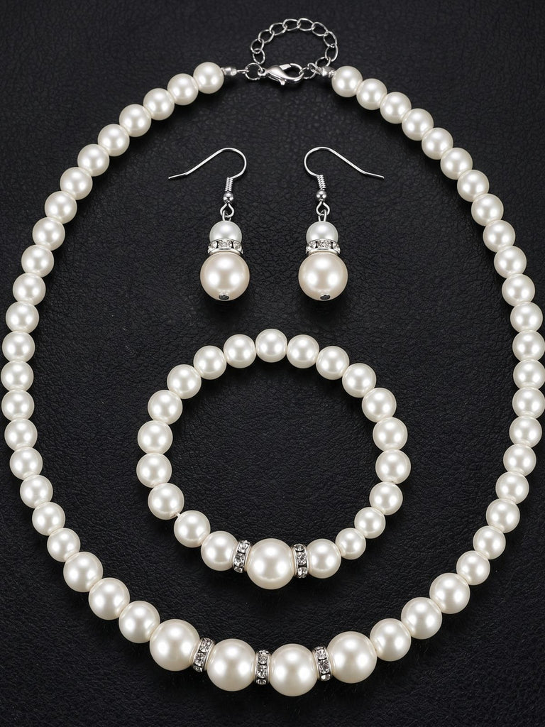 Weißes Vintage-Perlenset aus Halskette und Armband mit Ohrhängern