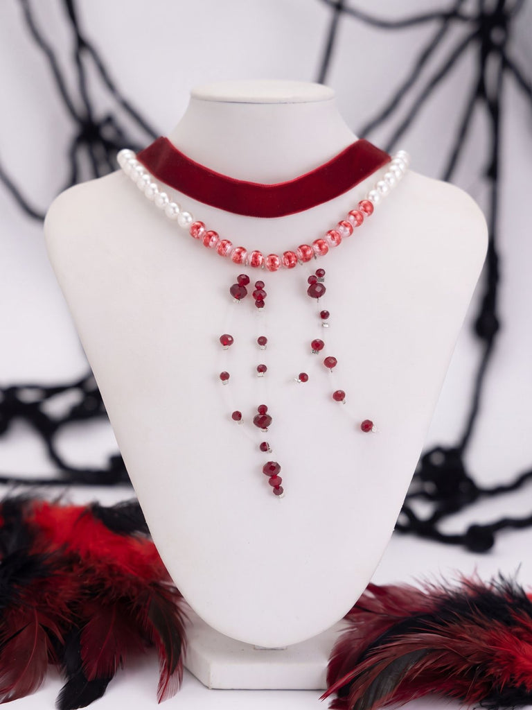 Rote Samt-Choker-Halskette mit Perlen und Blutstropfen-Motiv