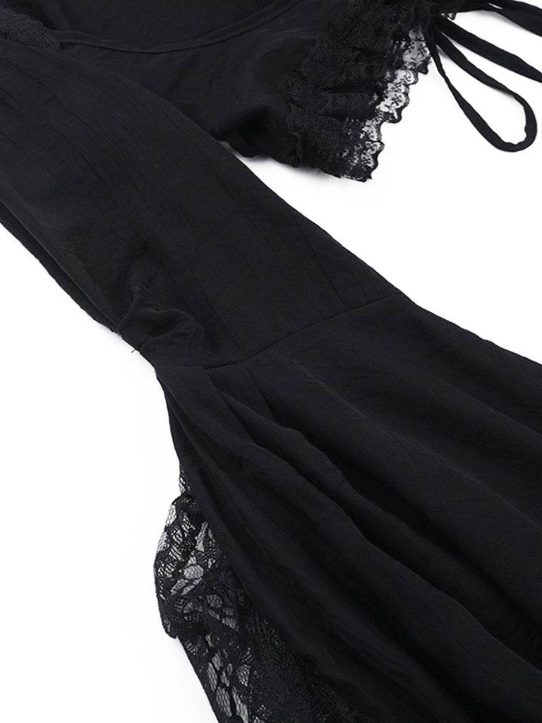Schwarzes 70er Gothic Cape mit Spitze und Glockenärmeln