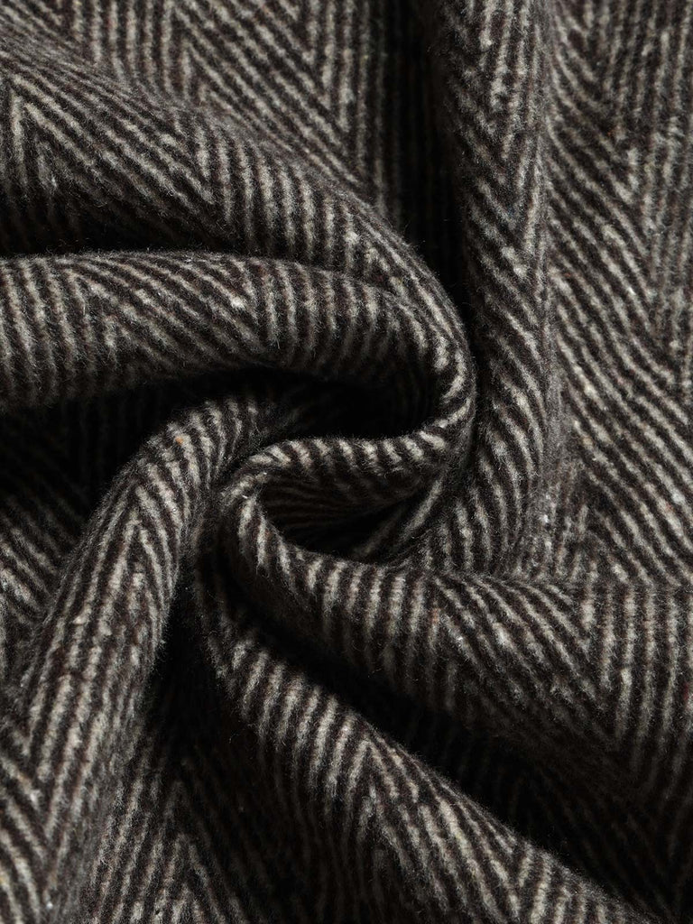 Braunes 70er Strickcape in Wolloptik mit Revers und Fransen