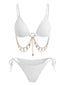 Weißes 60er Bikini-Set mit Goldkette und Rippstruktur