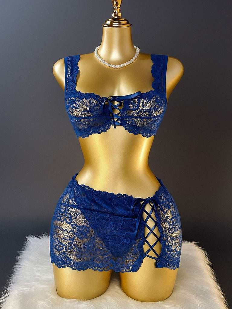 50er Dessous-Set aus floraler Spitze mit Schnürdetails