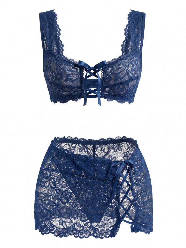 50er Dessous-Set aus floraler Spitze mit Schnürdetails