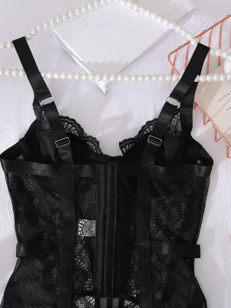50er Dessous-Set mit transparenter Spitze und Strumpfhalter-Chemise