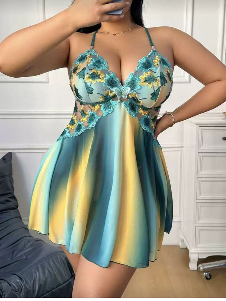 [Übergröße] 50er Nachtkleid mit Farbverlauf und Blumenstickerei