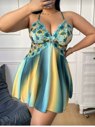 [Übergröße] 50er Nachtkleid mit Farbverlauf und Blumenstickerei