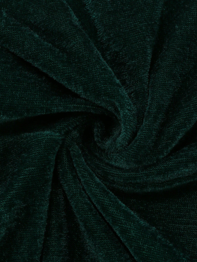 50er Weihnachts-Samtnachtkleid mit Spaghettiträgern, Flauschbesatz und Gürtel