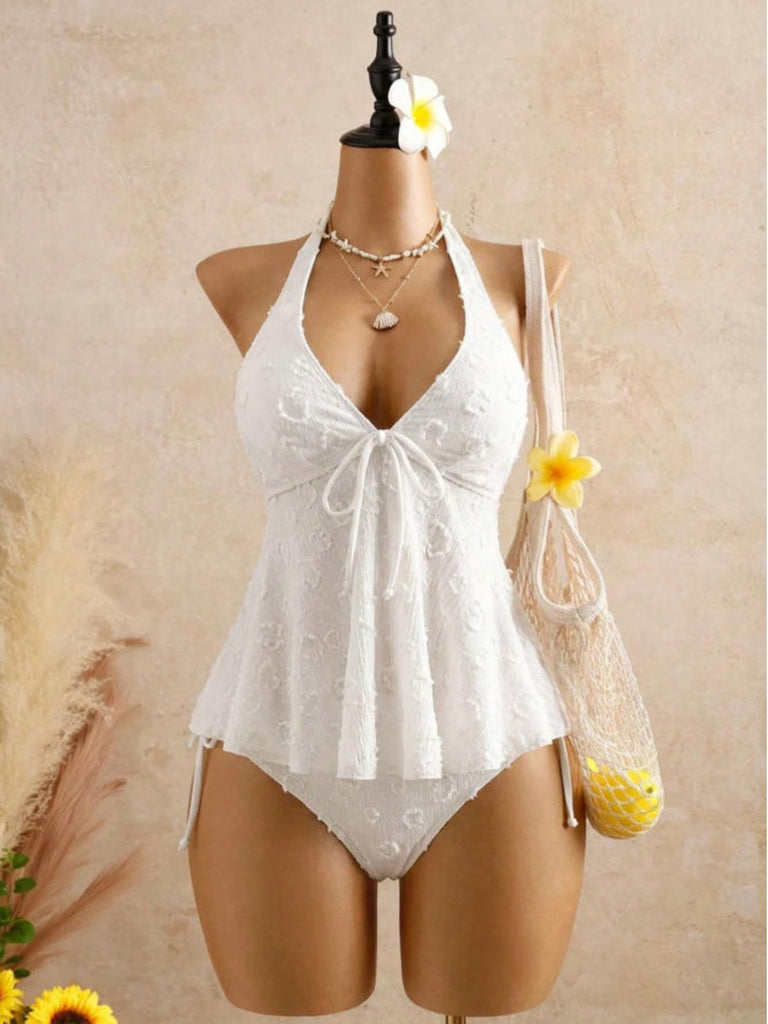 Weißes Tankini-Set im Stil der 1950er Jahre mit strukturiertem Blumenmuster, Neckholder und tiefem V-Ausschnitt (Modelwear)