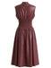 Burgunderfarbenes, tailliertes Kleid aus Kunstleder im Stil der 1940er Jahre mit kurzen Ärmeln, Rückansicht