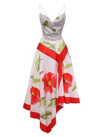 Seiten- und Rückansicht des Kleides mit Blumenmuster, die das ärmellose, rückenfreie Design und den dynamischen Fall des ungleichmäßigen Saums hervorhebt.