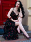 Schwarzes 30er Slip-Kleid mit Rosen und V-Ausschnitt